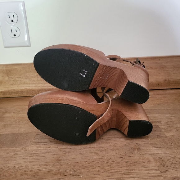 Brand new with tags - Free People Cedar Clog size 6 - Picture 14 of 14